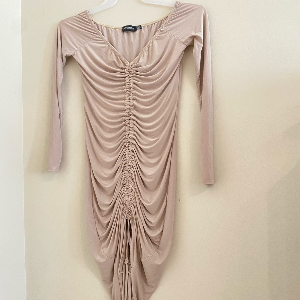 PrettyLittleThing Ruched Bodycon dress - Picture 2 of 5